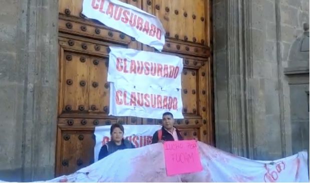 Pacientes con cáncer y VIH clausuran de manera simbólica el Palacio Nacional