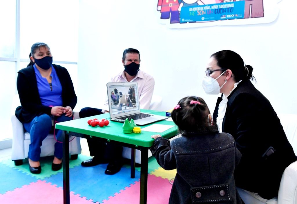 El DIFEM recibe entrega voluntaria de dos menores de edad