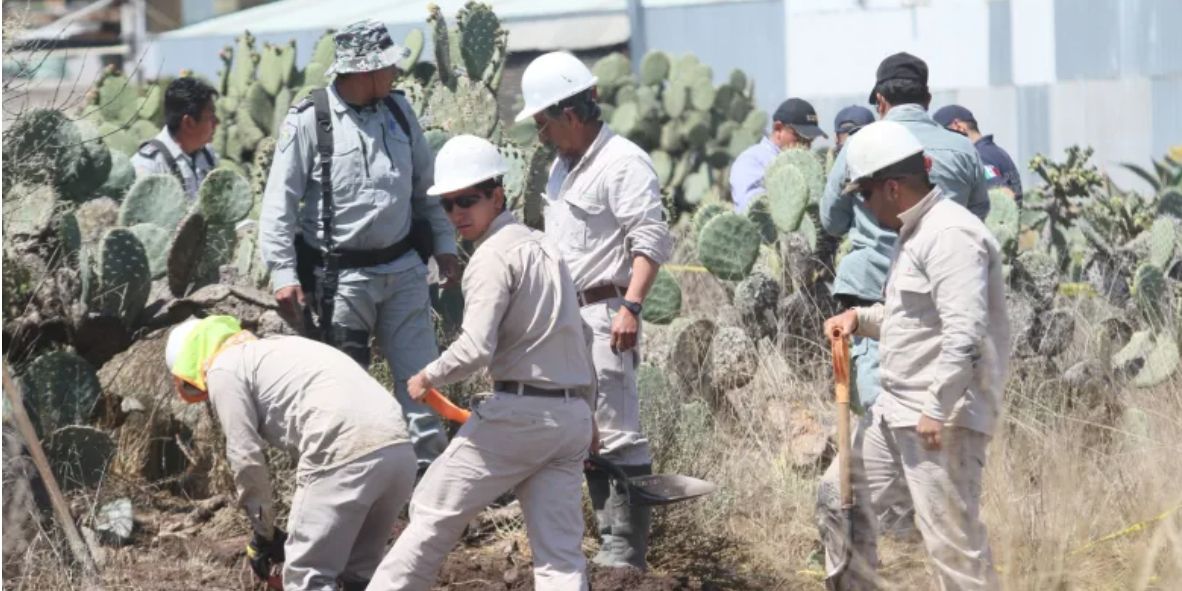 Apedrean pobladores de Ajacuba a policías para proteger huachicoleros