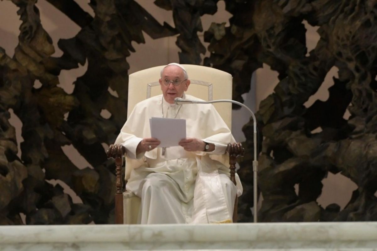 Papa Francisco: ’Qué fácil es criticar a los otros, ¡Pero mírate a ti mismo!’
