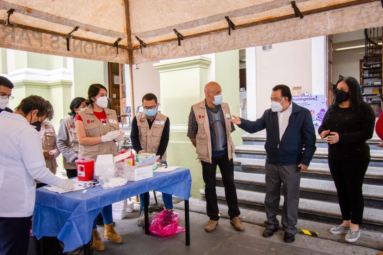 Realizan jornada de pruebas de VIH a la población