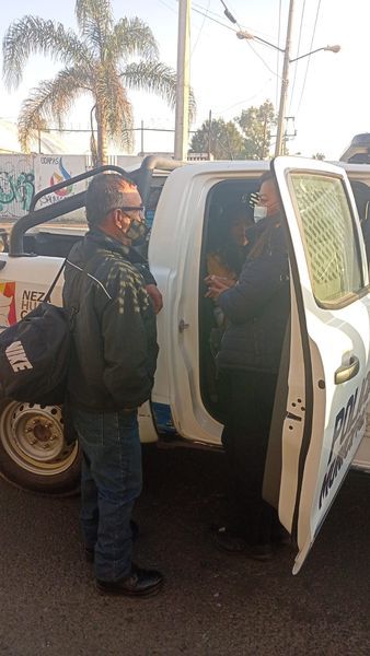 Policías Municipales de Nezahualcóyotl evitan Suicidio de una joven
