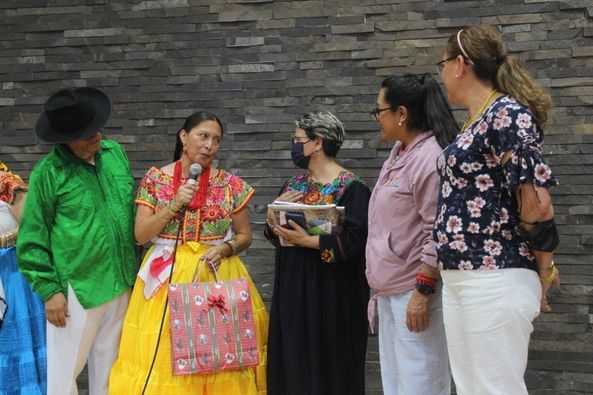 Exitosa Presentación de la Guelaguetza por adultos mayores que visitaron Texcoco
