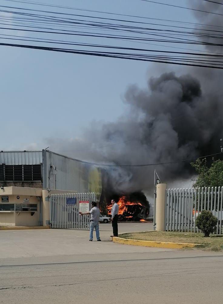 Controlan servicios de Emergencia incendió en Parque Industrial ZIPOREX II, en Lerma
