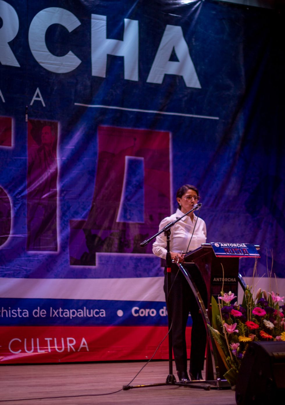 Antorchistas realizan homenaje a Rusia