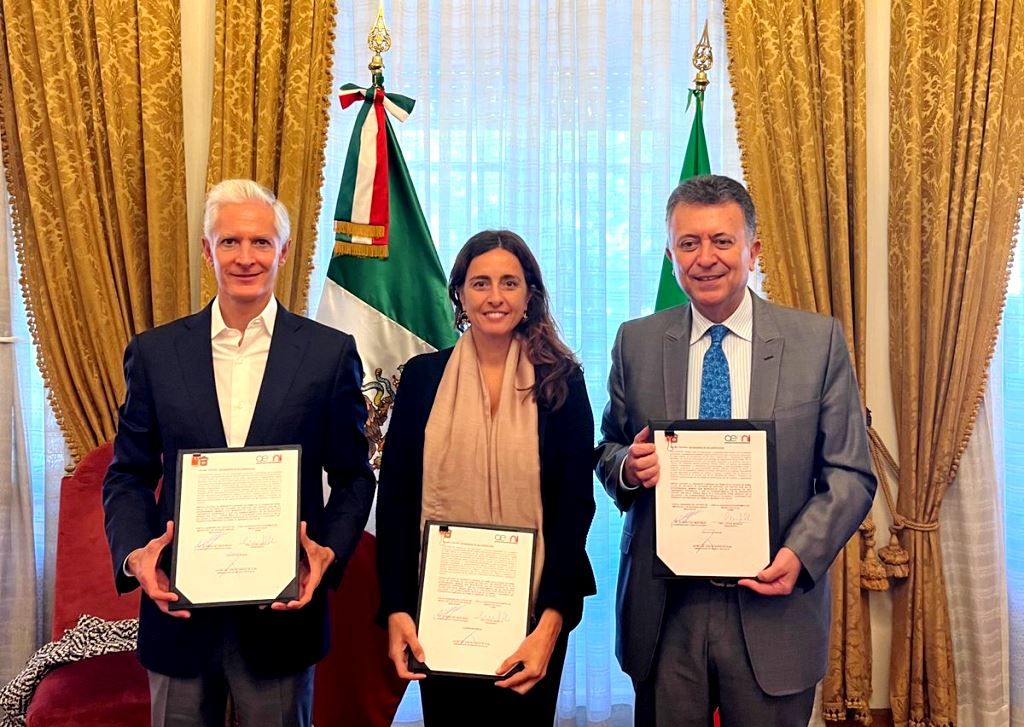 Alfredo del Mazo y la Asociación Económica de México firman en Italia convenio para fortalecer relaciones comerciales y culturales 