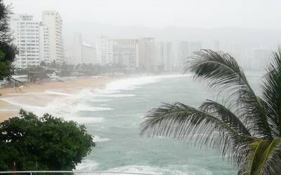 Tormenta local origina lluvias en los municipios de Acapulco y Coyuca de Benítez