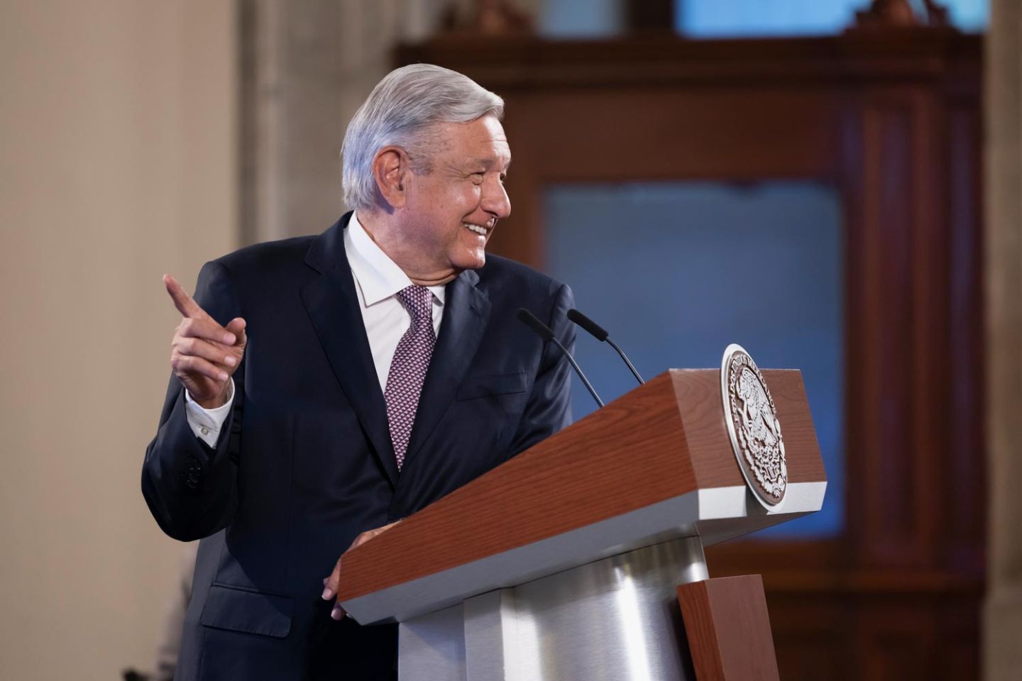 Reforma electoral fortalecerá la democracia en México: López Obrador.