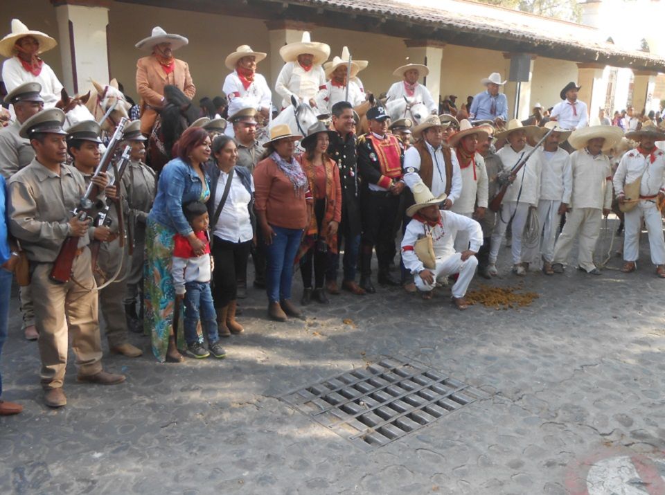 Escenifican asaltos de los Bandidos de Rio Frio en Tepetlaoxtoc