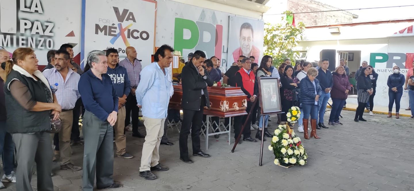 #Priístas y pueblo de Los Reyes rindieron homenaje a Bernardo Corona