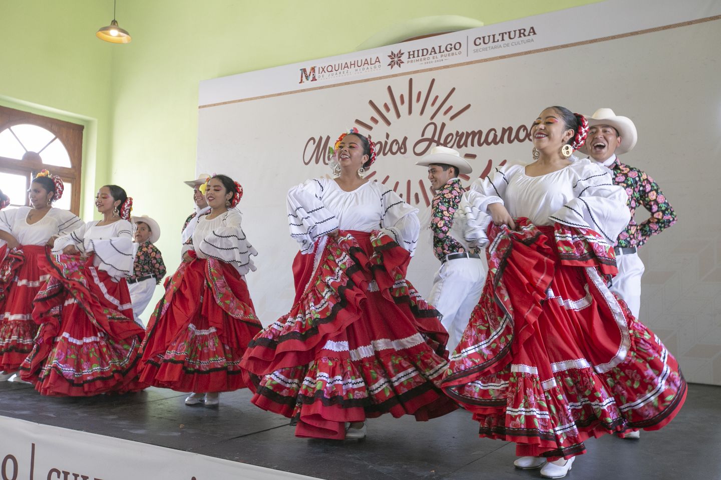 Llegan al Ferro las artesanías, gastronomía, música y danza de Mixquiahuala