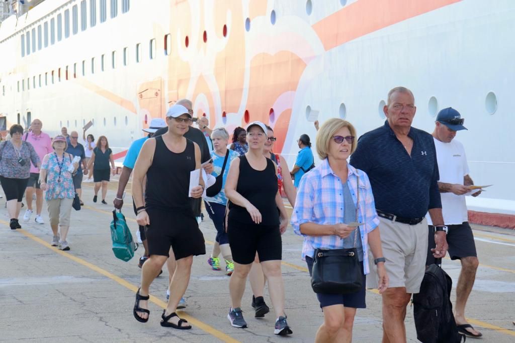 Recibe Acapulco el 14º crucero de la temporada con 5,233 turistas