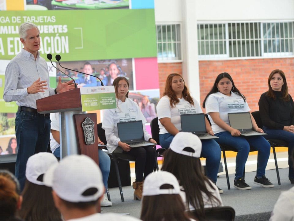 Alfredo Del Mazo entrega infraestructura a la Universidad Politécnica de Texcoco