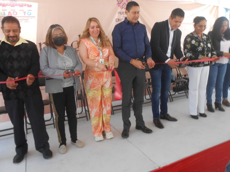 Autoridades presentan e inauguran la Feria del Libro en Tepetlaoxtoc