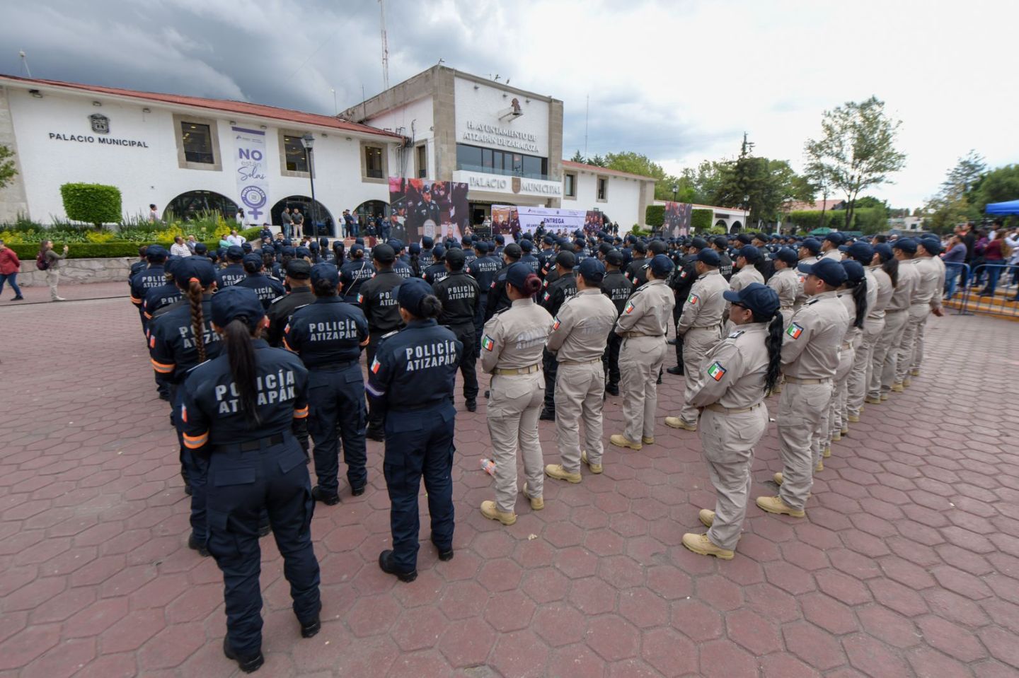 #Gobierno de Atizapan entregó uniformes a policías municipales