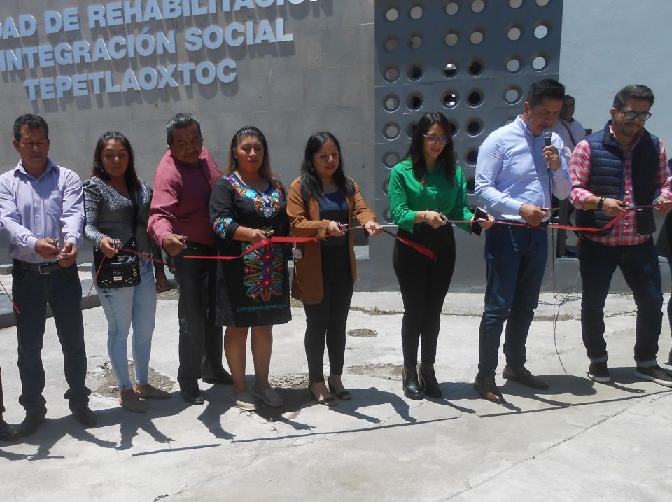 Autoridades inauguran instalaciones  de una URIS en Tepetlaoxtoc
