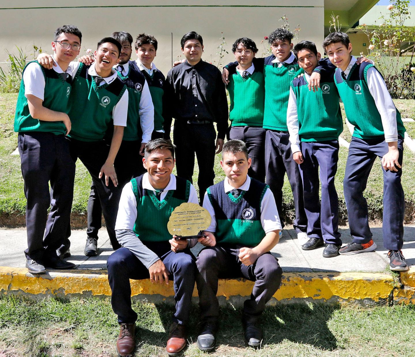 Estudiantes mexiquenses triunfan en el torneo internacional de robótica 2023