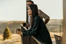 Temor al compromiso, sed de libertad: cómo las relaciones se reinventaron en 2025