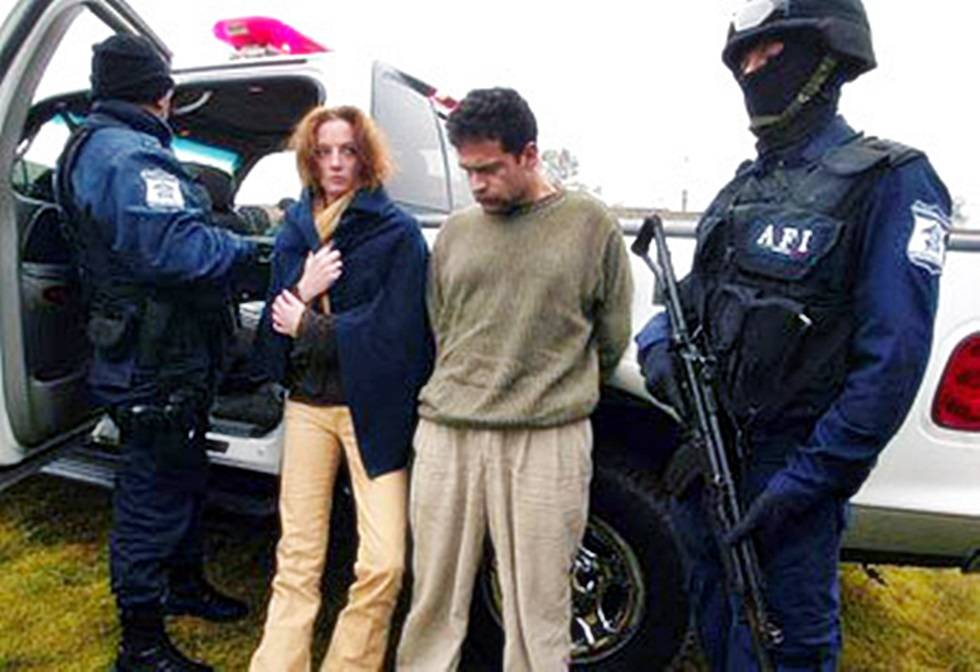 Presenta Florence Cassez en París denuncia por su “detención ilegal”