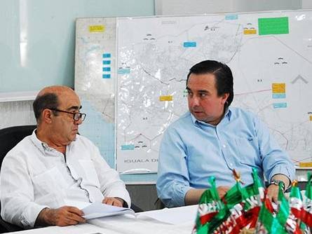 Murillo Karam encabezó reunión en Iguala
  
