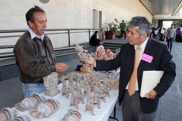 Desarrollo exitoso de Expoventa “El Barro y La Piedra” en Palacio Legislativo