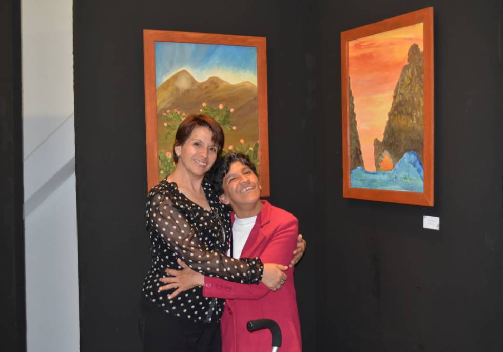 Gaby presenta exposición y venta de sus obras en el CCMB