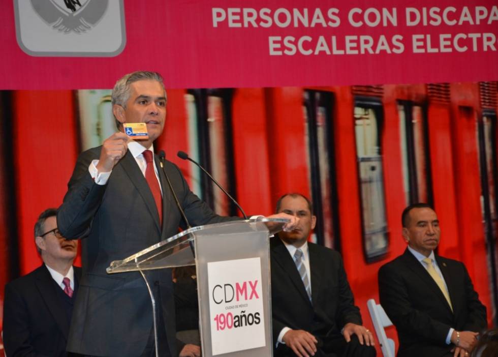 En marcha escaleras del metro comprometidas con el ajuste tarifario