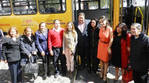 Papalotla primer municipio en recibir autobús especializado para gente con capacidades diferentes