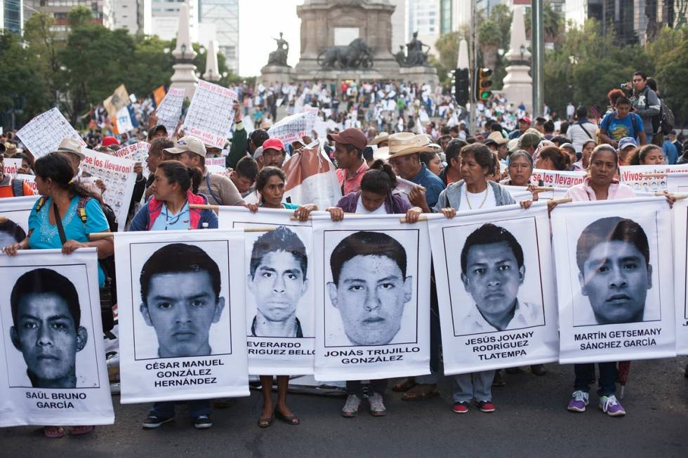 Mientras no aparezcan los normalistas de Ayotzinapa, no habrá elecciones en Guerrero, padres de familia
