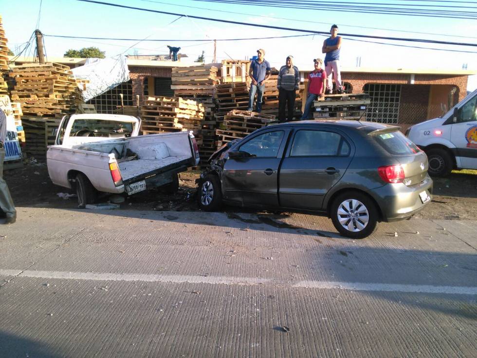 Aparatosos accidentes carreteros en Texcoco