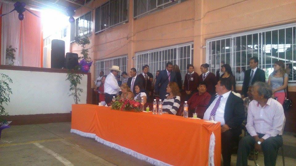 César Agustín Hernandez, del (PES) en Chicoloapan preside acto en colegio de Chicoloapan