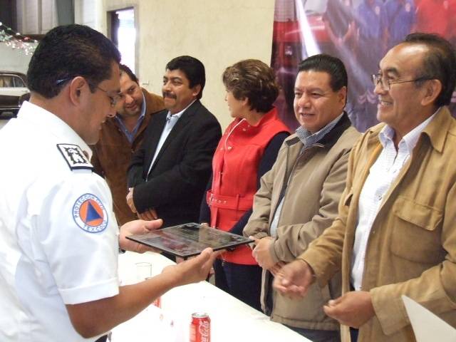 Reconocen labor de paramédicos en Texcoco