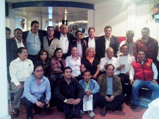 Celebran la Libertad de Expresión y hacen guardia de honor  medios de comunicación en los Reyes La Paz.