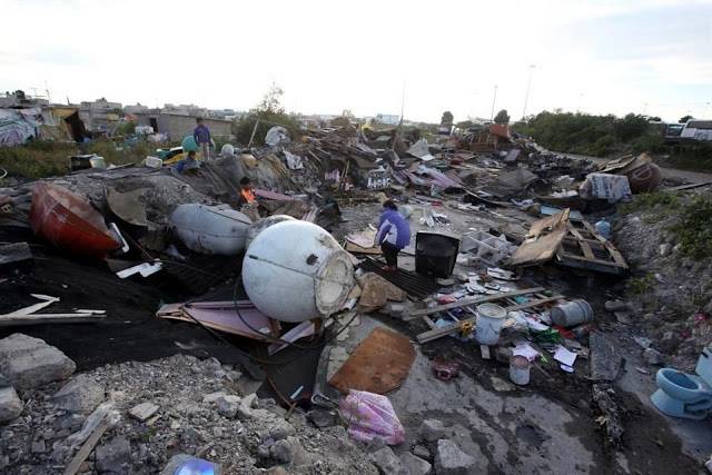 Desalojan y derriban 145 viviendas en Ecatepec