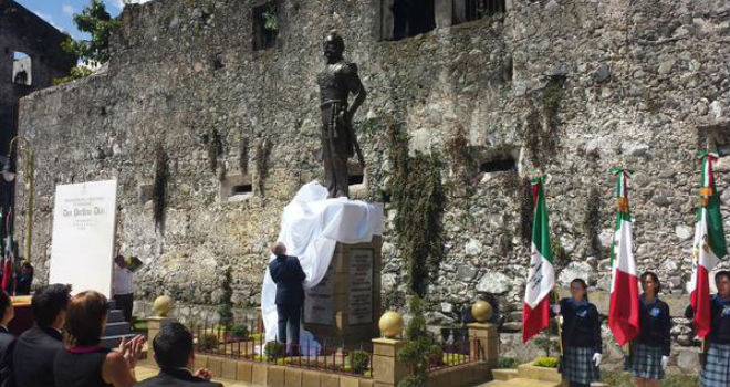 Develan estatua de Porfirio Díaz en Orizaba