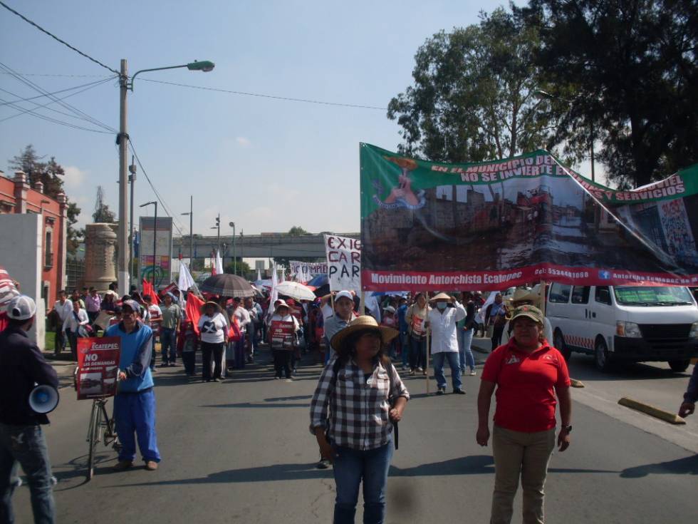 Realizan Marcha-plantón 10 mil antorchistas en Ecatepec  en demanda de servicios