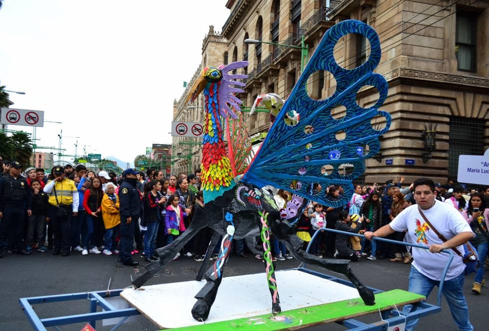 Artesanos de Chimalhuacán participan en noveno concurso de alebrijes monumentales 
