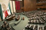 ENTRE DIPUTADOS, TE VEAS...