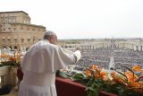 El Papa en su mensaje de Pascua: Construyamos puentes, no muros