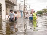 En Tabasco, Inundados. En el Valle de México, Racionados