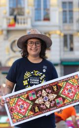 Destaca por segundo año Roo, diseñadora gráfica mexicana en Bruselas 