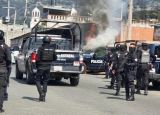 En Tejupilco van por quienes en días pasados prendieron fuego a patrullas y agredieron a policías