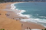 Persiste oleaje en playas de Acapulco por mar de fondo
