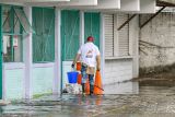 Protesta ciudadana con lonas por los baches