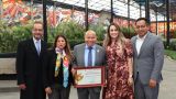 El presidente municipal de Tlalnepantla, Raciel Pérez Cruz recibe premio al mérito ambiental