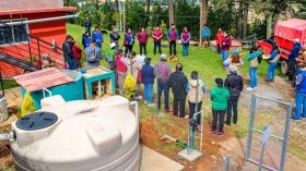 Facilita Gobierno del EdoMéx acceso al agua en Amanalco con la instalación de 13 sistemas de captación pluvial; beneficia a jefas de familia