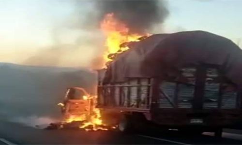 Muy de mañana no muy lejos del municipio de La Paz, se incendió una camioneta cargada de algodón, no hay daños humanos