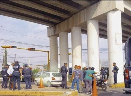 Asesinan a una mujer que viajaba acompañada de su padre en San Bernardino Texcoco 