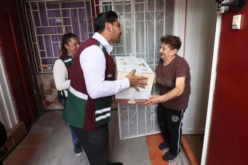 Neza entrega Canastas del Bienestar a 70 mil personas adultas mayores