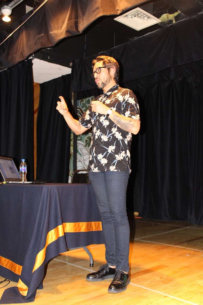 Expositor Genaro Lozano